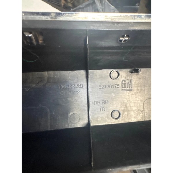 Acabamento Rack De Teto Traseiro Direito S10 2.8 2022 Origi