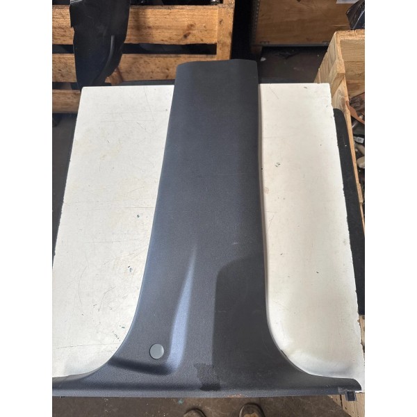 Moldura Coluna Inferior Direita S10 2020 Original